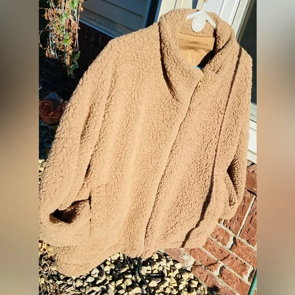 LaMiel NWT Sz-L Tan Faux Sherpa/Silk Lightweight & Cozy Spring/Fall/Night Jacket - Picture 8 of 16